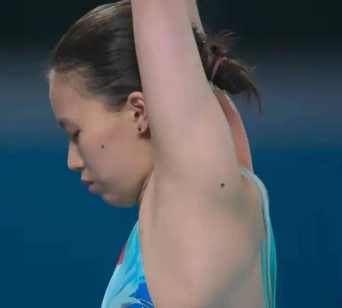 阿雅克肆虐场上，对手难有还手之力