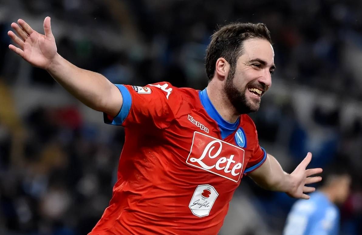 澳大利亚前锋公开声明遭到歧视，球迷愤怒的简单介绍