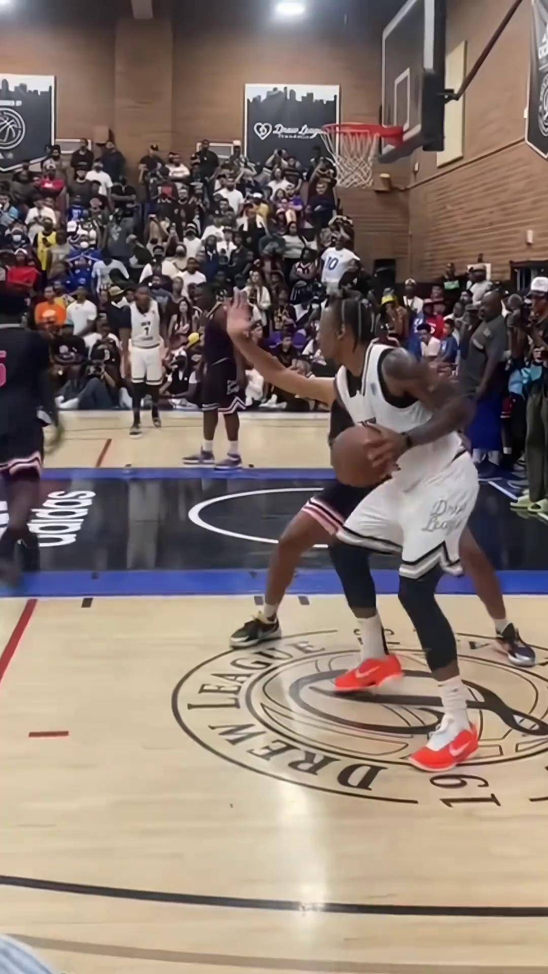 活塞大胜老鹰,德罗赞表现稳定的简单介绍 活塞大胜老鹰,德罗赞表现稳定的简单介绍